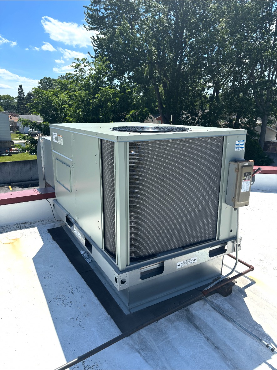 Commercial rooftop packaged HVAC unit